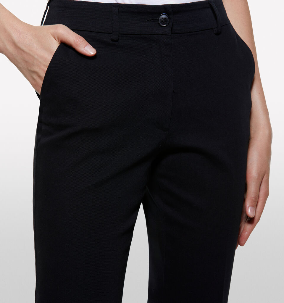 Calças flare fit pretas - calças flare para mulher - Preto | Sisley image number 4